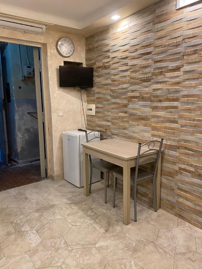 Ciro House Bed & Breakfast Napoli Bagian luar foto